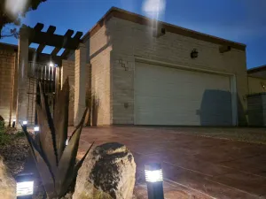 Image of NICE CONDO NEAR I10 WITH 4 QUEEN BEDS VIEWS OF 2 COUNTRIES,  AND 3 STATES.