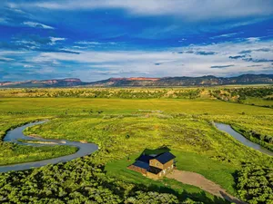 Image of Secluded Luxury Riverfront Ranch on 13 Acres for Bryce & Zion Fiber Internt