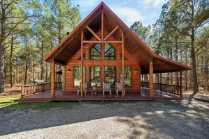 Image of 10 min to Beavers Bend\/Family friendly\/2 bed+loft