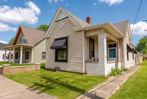 Image of Book a date on State Street