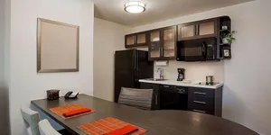 Image of Prime Location! Free Parking, Pets Allowed, Near Strawbridge Lake Park