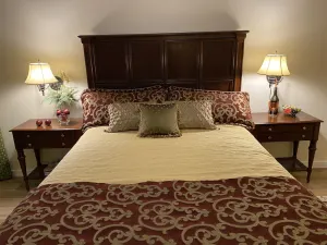 Image of Historic Downtown. Easy Living by the Water.