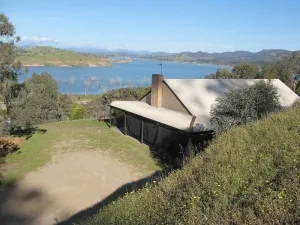 Image of Tara - Overlooking Lake Eildon