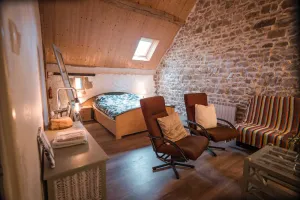 Image of Beautiful family room. Ideally 2 km from the highway and yet wonderfully rural .