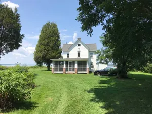 Image of Waterfront 4 bedroom historic home on Rappahanock River with Dock