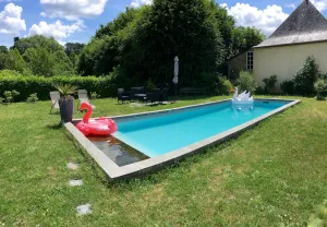 Image of bedroom cottage with pool