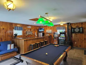 Image of Up North Retreat - hot tub - pool table -kayaks- yard games- arcade