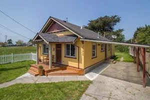 Image of Potter's Bungalow - Near Downtown Plaza, 3 bed