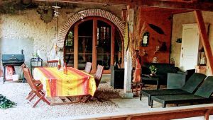 Image of Spacious house, pets allowed, enclosed land 3000m2 with very nice view !!