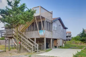 Image of Bright and multi-level beach home close to water w\/WiFi, ocean views, central AC
