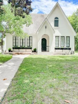 Image of Newly remodeled 1930's cottage! Close to everything in the heart of Natchitoches