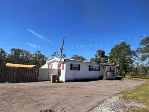 Image of Entire Mobile Home on Big Nature Land, 10 mins from airport, 20 mins from Disney