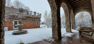 Image of Western Carriage House Studio Suite- Western themed retreat- Full Kitchen & Bath