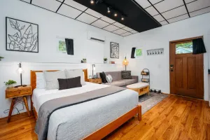 Image of H Studio Close to Downtown, Beaches and Wineries