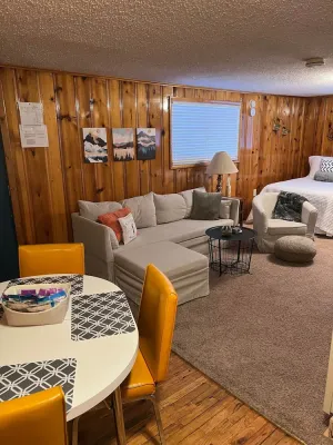 Image of Mountain View Lodge Kitchenette Suite - Room 3