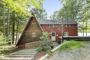 Image of Sunset-Facing Cottage on Mendums Pond in Barrington, NH