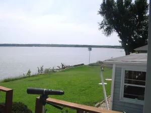 Image of 50' from the Mississippi River, see the winter eagle migration, fish from there