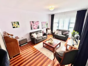 Image of Artist's Cottage - Cosy Home in Quiet Leafy Street