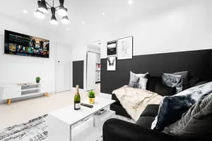 Image of Luxury Three Bedroom House  - Parking  - Garden