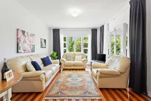 Image of Artist's Cottage - Cosy Home in Quiet Leafy Street