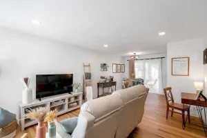 Image of Above Par-Modern Apartment-King