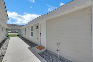 Image of Friendly priced two-bedroom, two-bathroom apartment. Long-term stays accepted