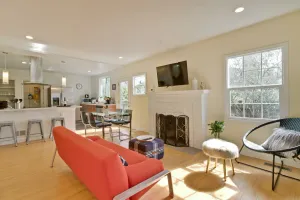 Image of Cozy Modern 3B\/1B entire house w A\/C in San Mateo, California. No pet\/smoke