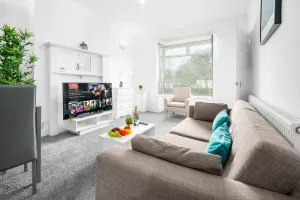 Image of Harborne 2 Bedroom House - Parking - Smart TV - Wifi - 62W