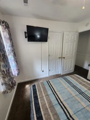 Image of Entire 3-bedroom 2 Bath Home mins from Charleston