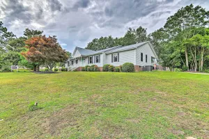 Image of 1 Mi to Cape Fear River Pet-Friendly Retreat