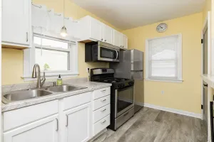 Image of Des Moines Classic 3 bedroom Getaway