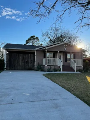 Image of A Cheerful-Cozy House near beach and fishing!
