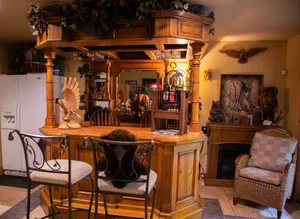 Image of 'BEARADISE CHALET' UNIQUE Secluded Retreat Estate (WHO'LD GUESS IT'S IN TOWN?)