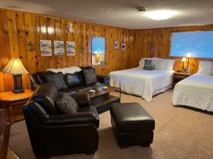 Image of Mountain View Lodge Kitchenette Suite - Room 9