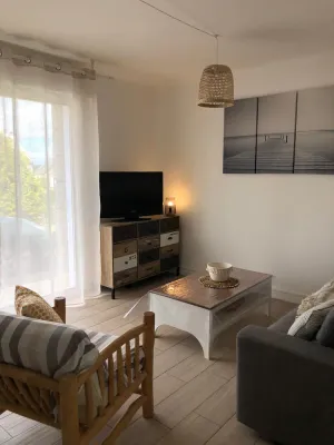 Image of Appartement 2km de la mer, La résidence de Thora