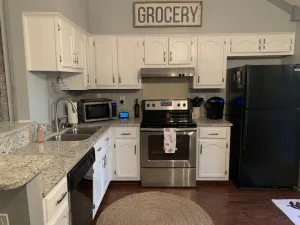 Image of Charming 3 bedroom Memphis Suburbs
