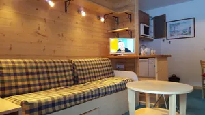Image of 50m from resort center, 3rd floor, view ski slopes, balcony, parking, tv, ski locker, 32m², La Tania