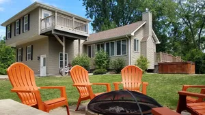 Image of Quiet neighborhood home Hot tub Fire pit Large deck Bar blocks to brewery