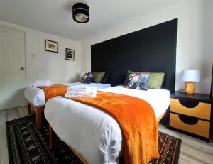 Image of Pet Friendly Canalside House in quiet area of Quedgeley - Gloucester