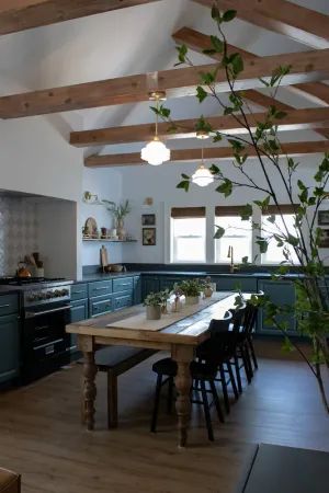 Image of The Parlour House - 2 Blocks From Campus - 4BD 2BA