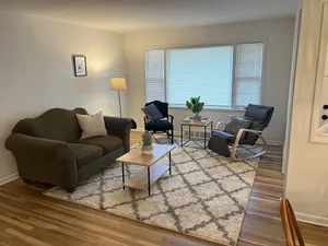 Image of Just minutes from airport and downtown! Perfect for CWS or zoo visits.
