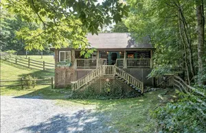 Image of Roan Mountain Charming Cabin Hot Tub Close to Hiking Dogs Welcome