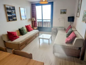 Image of Appartement 3 pièces au pied des pistes avec balcon vue vallée - FR-1-557-103