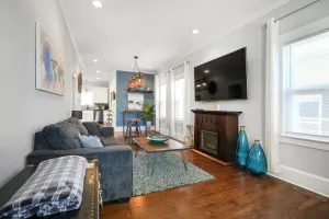 Image of Modern Home in Historic Strawberry Hill w/ a view of Downtown KC - Pet Friendly