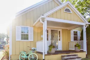 Image of Cottage on King Charming Historic Leesburg Home