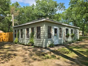 Image of The Peach Cottage, By the Beach, Bring the Dog!