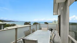 Image of Lorne Central