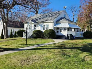 Image of Cozy home near downtown & Montage Mountain