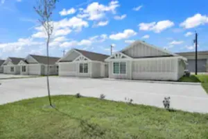 Image of Friendly priced two-bedroom, two-bathroom apartment. Long-term stays accepted