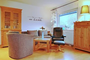 Image of Familienfreundliches Ferienhaus mit Terrasse, Kaminofen, 2 Bädern und Spielplatz